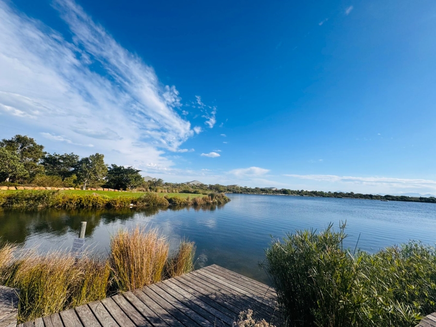 To Let 3 Bedroom Property for Rent in Somerset Lakes Western Cape